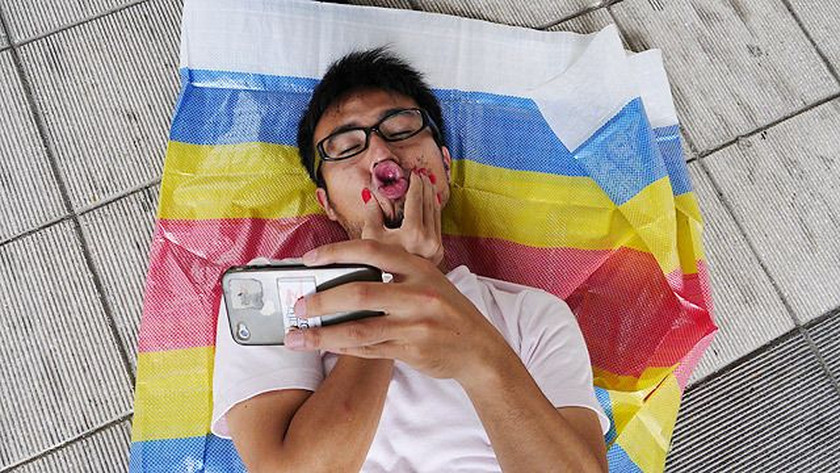 Как сделать так, чтобы все подумали что у тебя есть девушка Как сделать,все подумали,что есть девушка, накрашенные ногти, азиат, парень