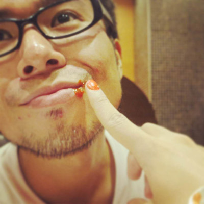 Как сделать так, чтобы все подумали что у тебя есть девушка Как сделать,все подумали,что есть девушка, накрашенные ногти, азиат, парень