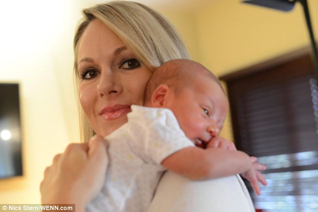 Занятия спортом, карате, во время беременности, Кристал Грин, Crystal Green, Леа-Энн Эллисон, Lea-Ann Ellison