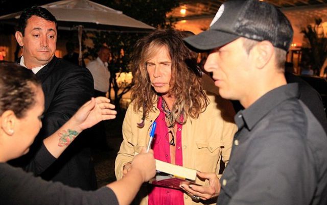 Стивен Тайлер,Aerosmith, превращается, в старую, женщину