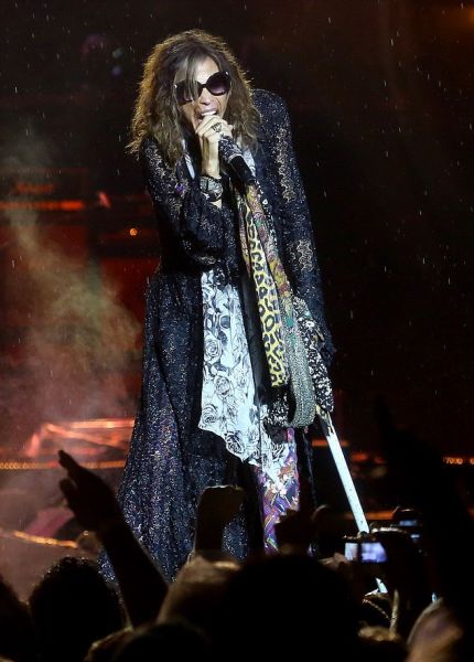 Стивен Тайлер,Aerosmith, превращается, в старую, женщину