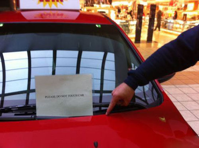 Смешные фото, люди нарушают, запреты,законы, делают что хотят