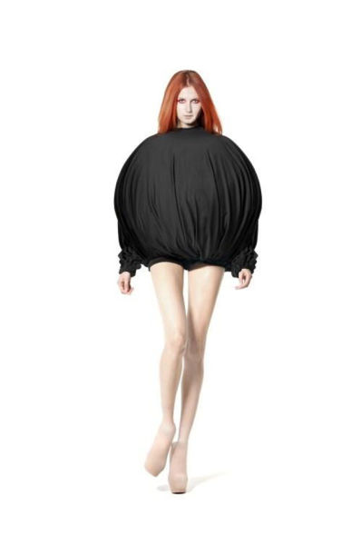 Сумасшедшая мода от дизайнеров с больной фантазией и их бедные модели Сумасшедшая мода, бедные модели, экстравагантные показы