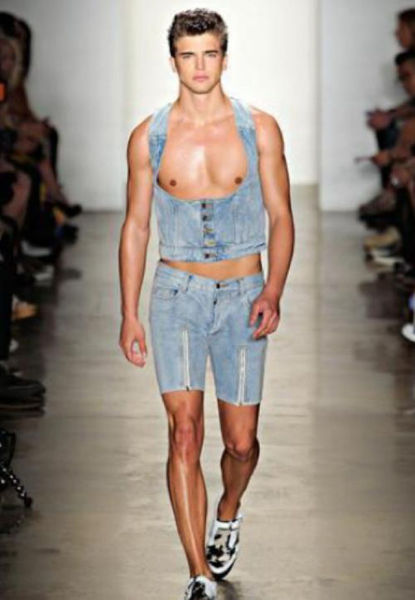 Сумасшедшая мода от дизайнеров с больной фантазией и их бедные модели Сумасшедшая мода, бедные модели, экстравагантные показы