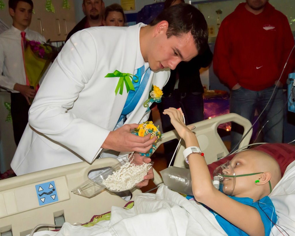 Выпускной, Кейтлин, рак 