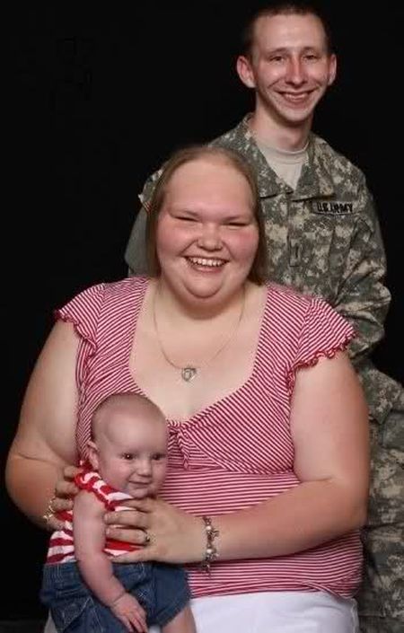 Известная, колоритная, семья, в интернете, родила, ребенка, малыша