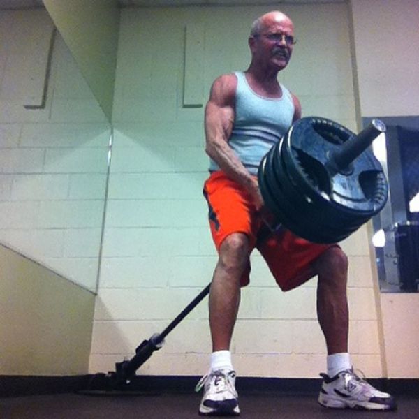 Из старика, спортсмен, воркаут, качок, спорт, турникмен