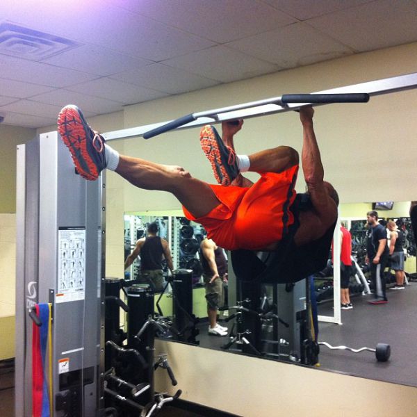 Из старика, спортсмен, воркаут, качок, спорт, турникмен