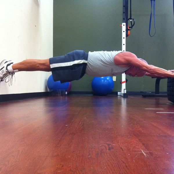 Из старика, спортсмен, воркаут, качок, спорт, турникмен