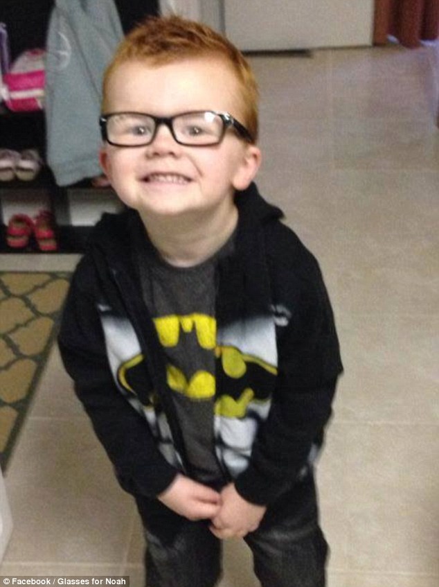 Очки это круто! Сотни фотографий для маленького Ноя Фишера, чтобы он не стеснялся носить очки Сотни, фотографии, Facebook, Ной Фишер, Noah Fisher, не стеснялся, носить, очки