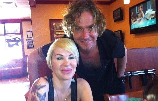 Выиграли,лотерея, всё потратили, Роджер, Лара, Гриффитс 