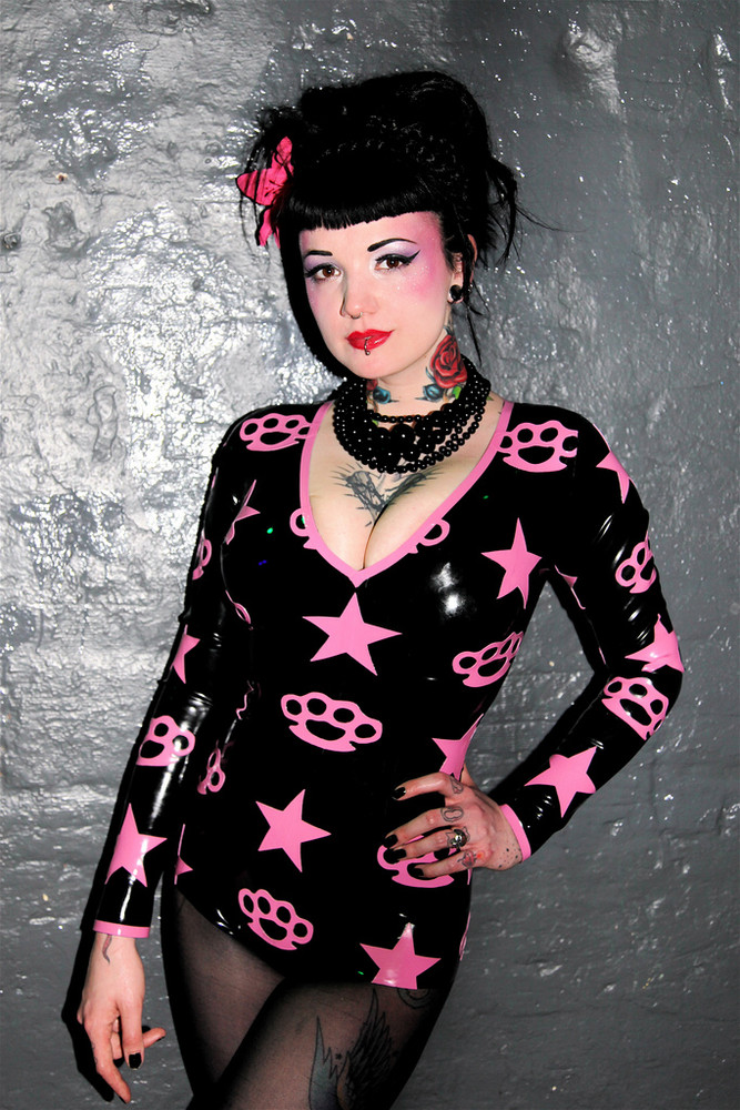 Татуированные девушки, международная, тату-конвенция,Лондон, мужчины, татуировки, фестиваль