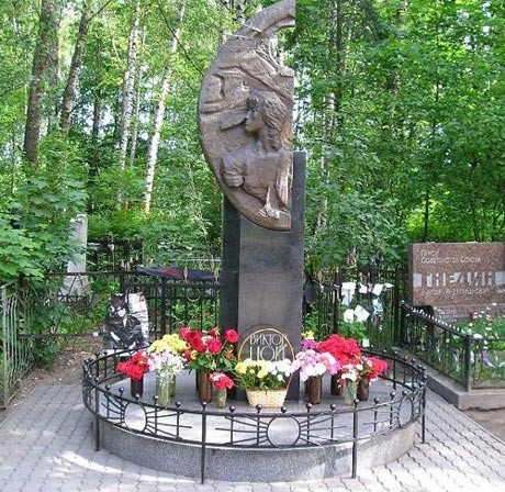 Знаменитости погибшие при загадочных обстоятельствах Знаменитости,звёзды,смерть,гибель, при загадочных обстоятельствах