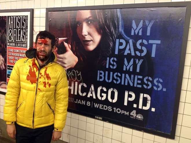 Проект, Джон Бергерман, Head Shots, на фоне плакатов, в метро, кровь, фильмы, кино