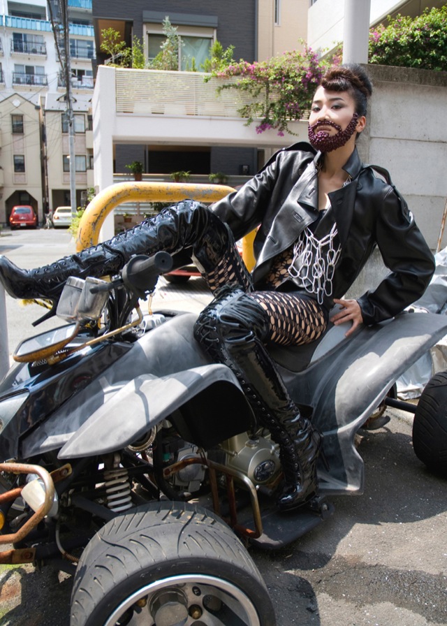 Takao Sakai, Azurer Project, борода из бобов