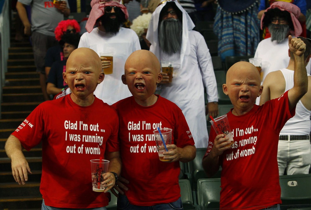 фанаты регби-7 Гонконг, чемпионат по регби-7 в Гонконге, отборочный турнир, сумасшедшие костюмы