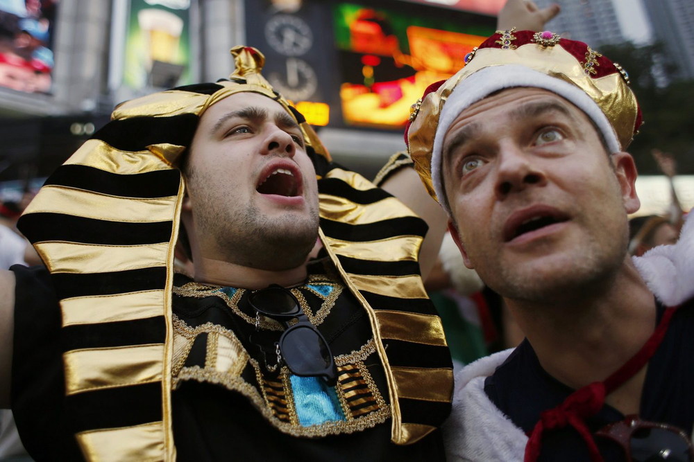 фанаты регби-7 Гонконг, чемпионат по регби-7 в Гонконге, отборочный турнир, сумасшедшие костюмы