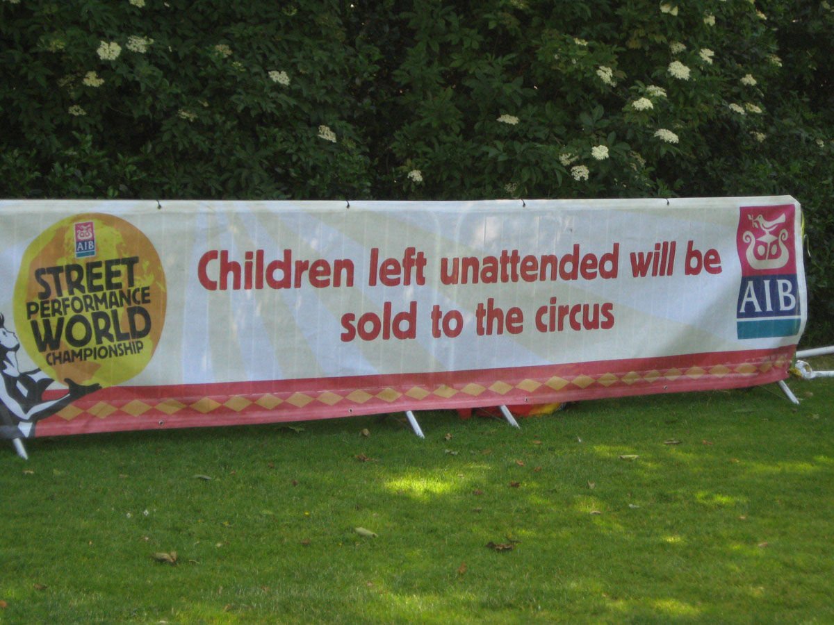 Тем временем в разных странах мира, смешное из разных стран