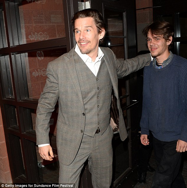 Фильм отрочество 12 лет, фильм 12 лет одни и те же актеры, Boyhood, Отрочество, Ричард Линклейтер, Эллар Колтрейн