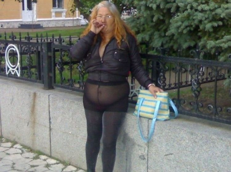 Горе-модники на улицах города, фрики