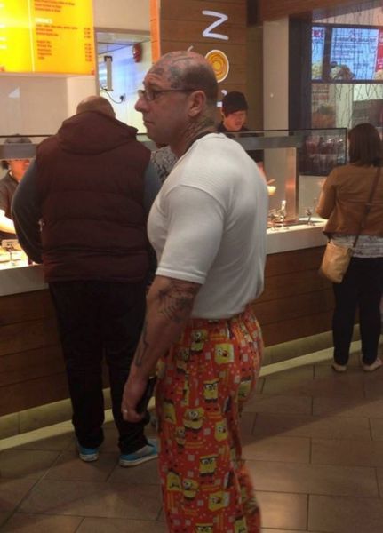 Горе-модники на улицах города, фрики