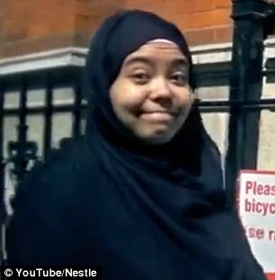 Скрытая камера в лифчике покажет, сколько людей в день смотрят на вашу грудь Скрытая камера в лифчике, сколько людей в день смотрят на вашу грудь