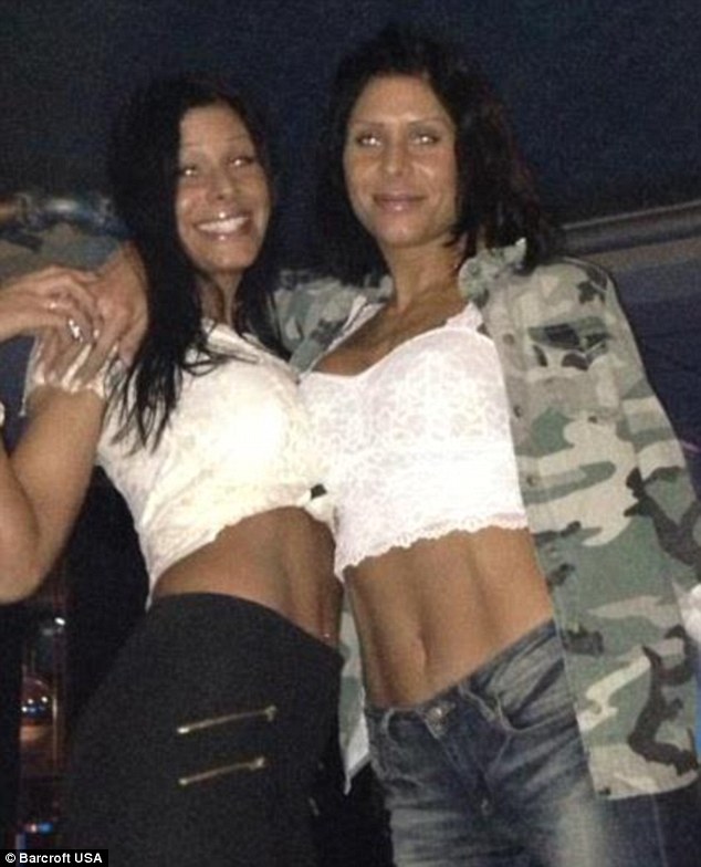 Emma and Sara Koponen, близняшки Сара и Эмма Копонен, близнецы пластические операции 