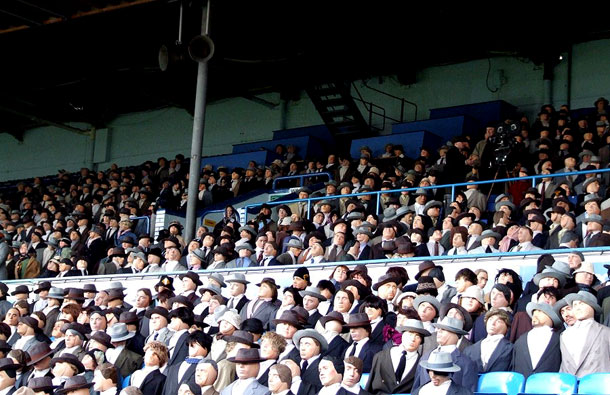 Обман, замена, кино, съемки фильма, вместо, массовка, манекены, куклы