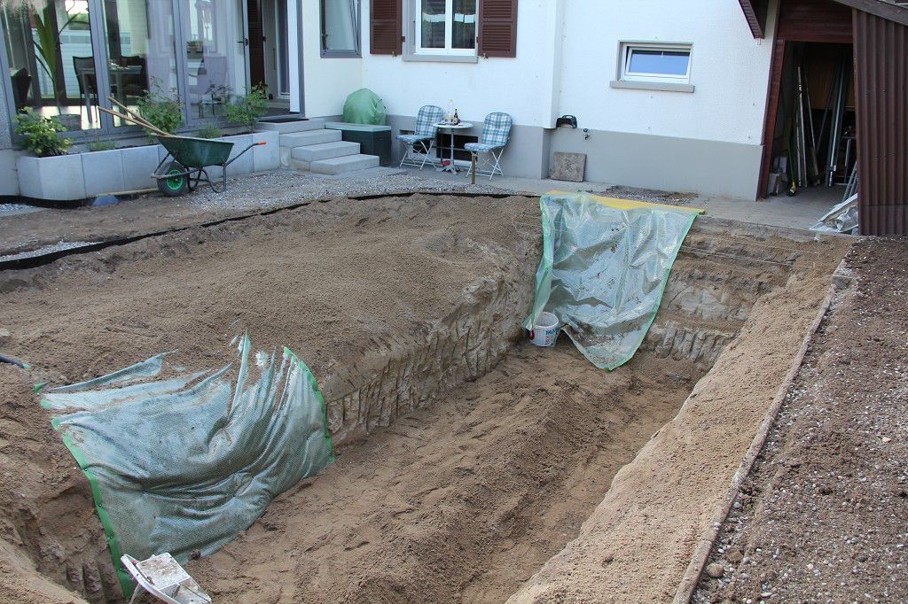 бассейн на заднем дворе, бассейн своими руками, бассейн дома