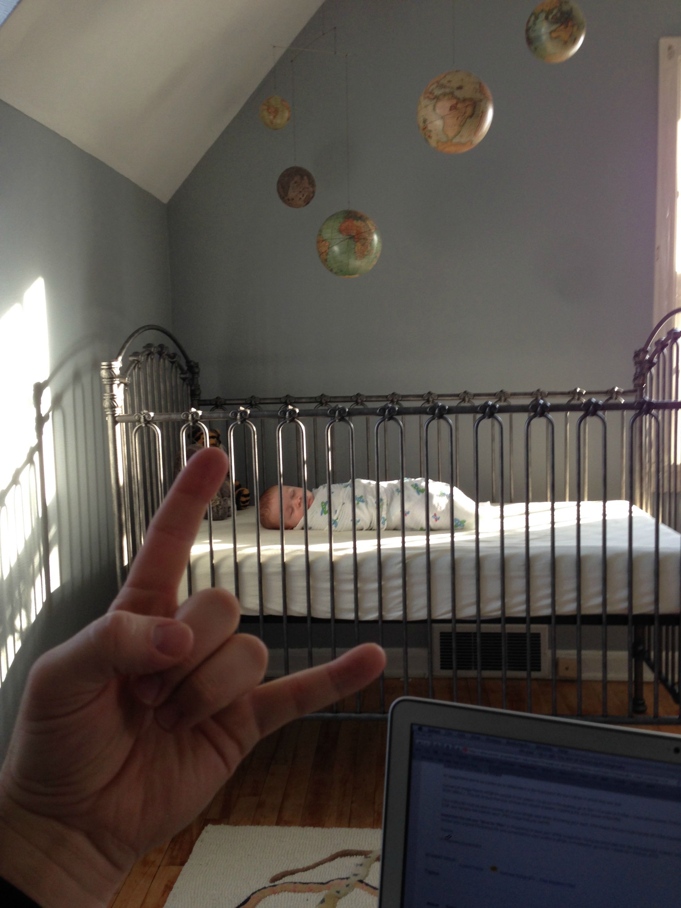 Папа металлист, фотограф Брайан Реда, Brian Reda, рок жест коза, ребенок возле медведя