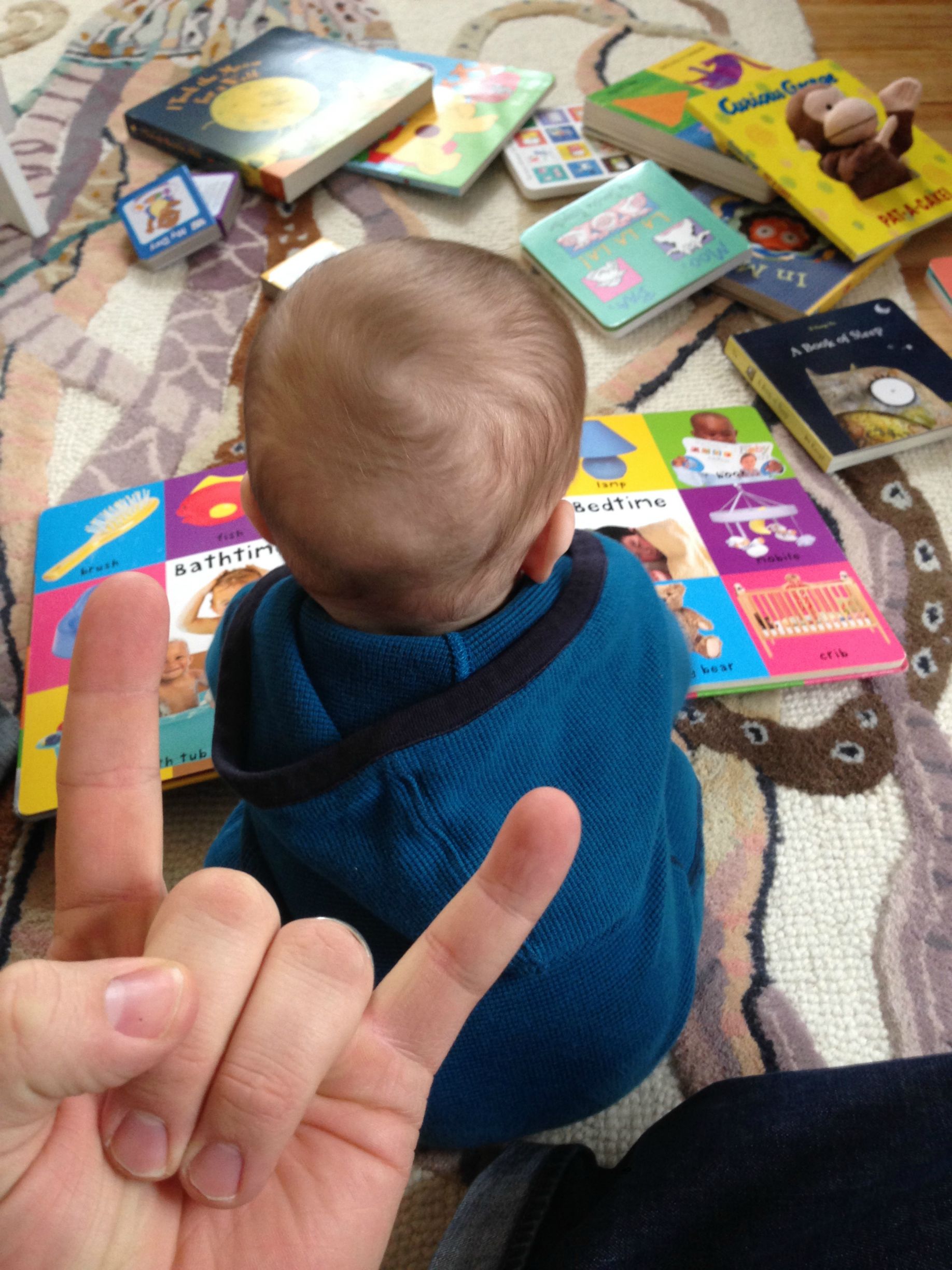 Папа металлист, фотограф Брайан Реда, Brian Reda, рок жест коза, ребенок возле медведя