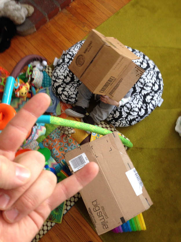 Папа металлист, фотограф Брайан Реда, Brian Reda, рок жест коза, ребенок возле медведя