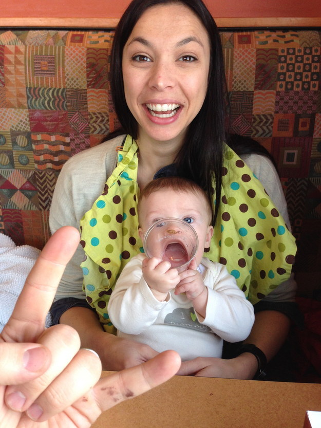 Папа металлист, фотограф Брайан Реда, Brian Reda, рок жест коза, ребенок возле медведя