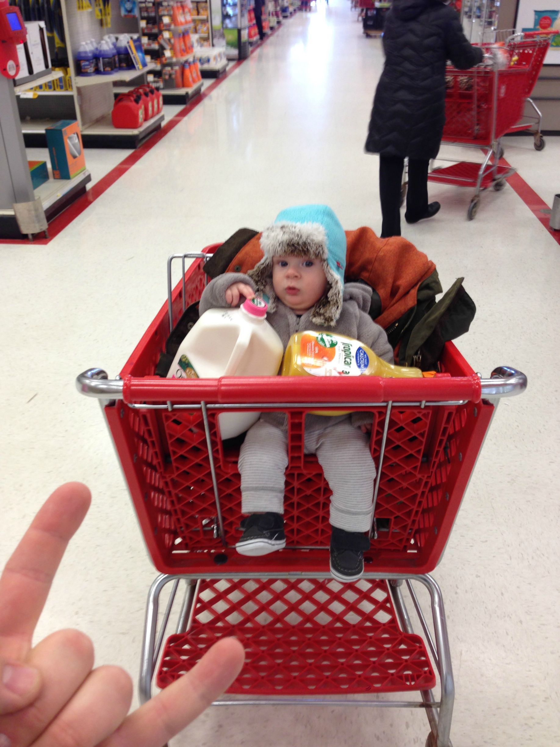 Папа металлист, фотограф Брайан Реда, Brian Reda, рок жест коза, ребенок возле медведя