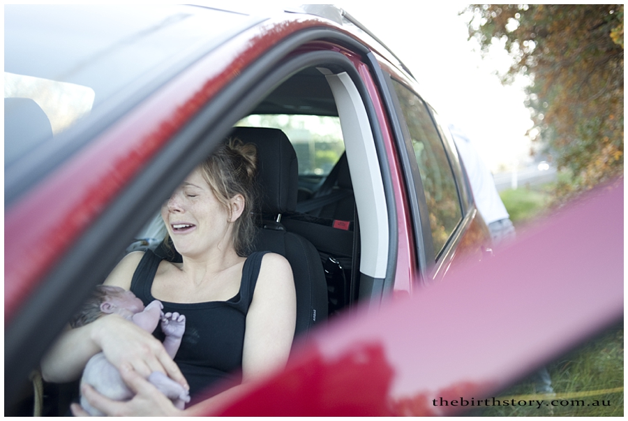 Женщина родила ребенка в машине по дороге в больницу Коринн Синэйтл, Corinne Cinatl, родила ребенка в машине, фотограф Бреанна Гравенер, Breanna Gravener