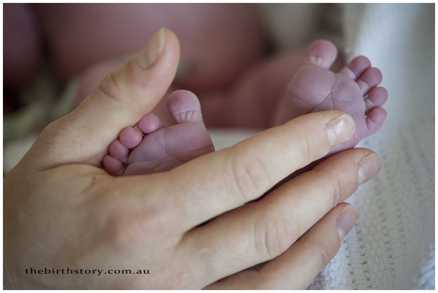 Женщина родила ребенка в машине по дороге в больницу Коринн Синэйтл, Corinne Cinatl, родила ребенка в машине, фотограф Бреанна Гравенер, Breanna Gravener