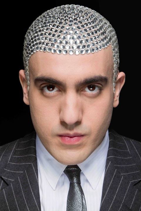 Филип Левин, Philip Levine, художник рисует на лысине