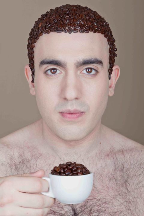 Филип Левин, Philip Levine, художник рисует на лысине