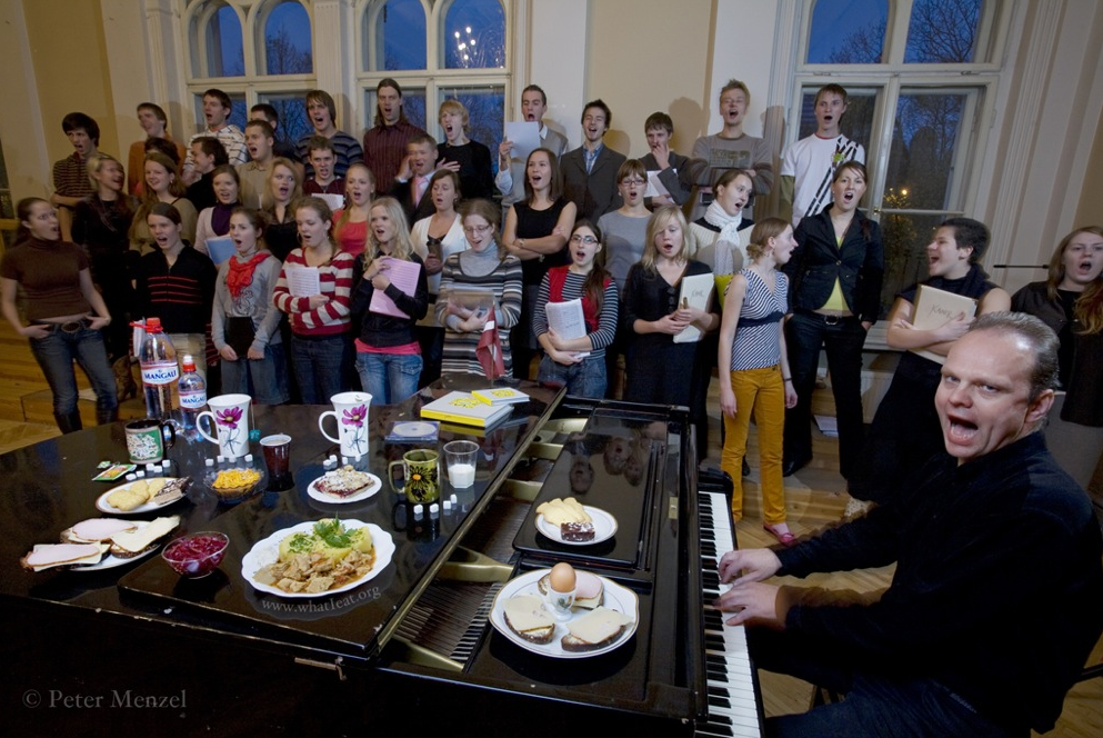 Питер Мензель