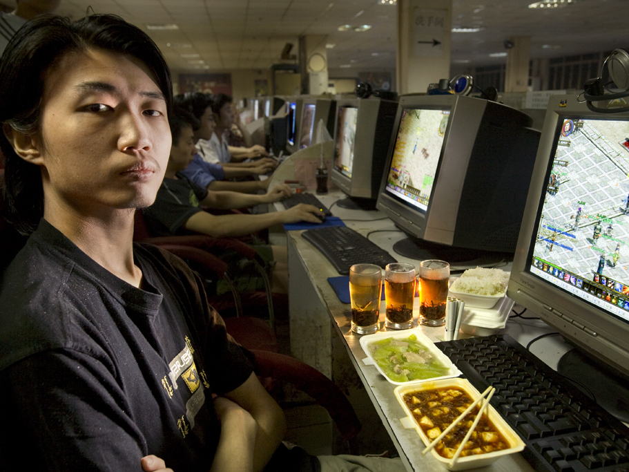 Питер Мензель