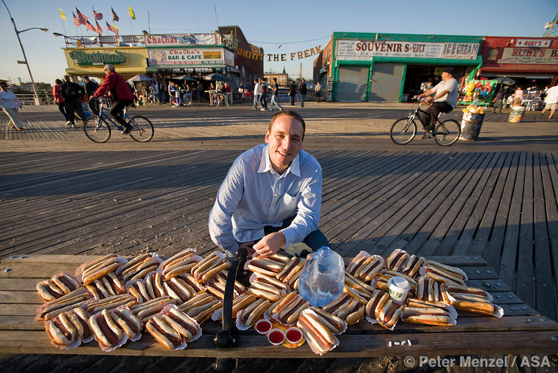 Питер Мензель