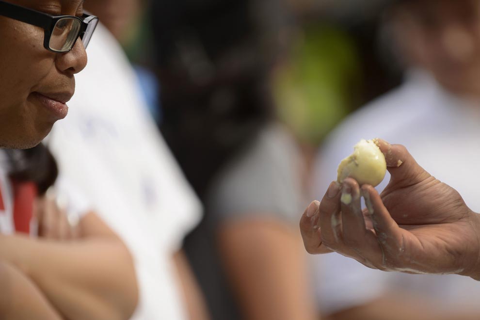 balut eating contest NYC, балут, утиные эмбрионы