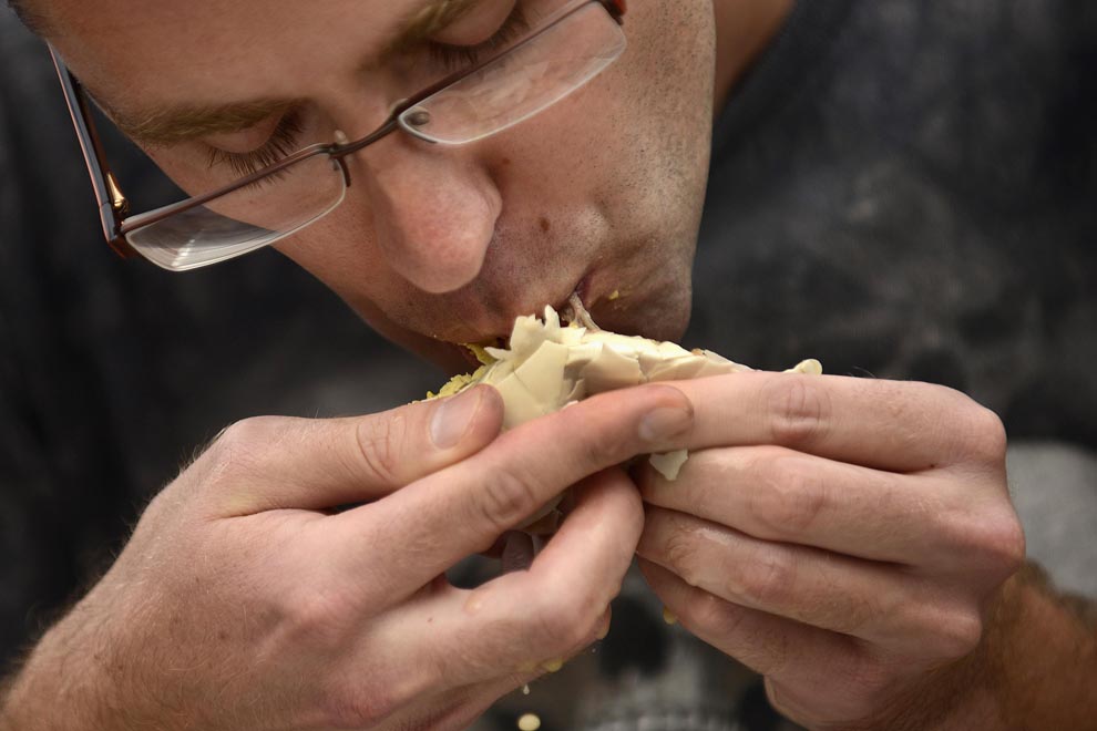 balut eating contest NYC, балут, утиные эмбрионы