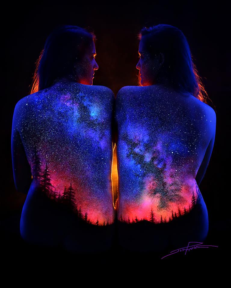 Фантастический флуоресцентный боди-арт на женских телах в виде сказочных пейзажей Black Light Bodyscapes, Джон Попплтон, John Poppleton, флуоресцентный боди-арт