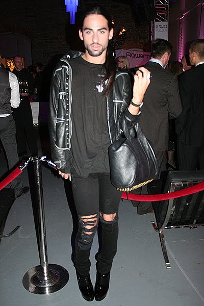 Мужчины на  каблуках, высокие каблуки,тенденция в моде