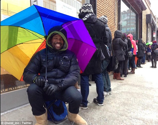 Безработный Роберт Самуил и его необычный вид заработка Same Ol Line Dudes, Robert Samuel