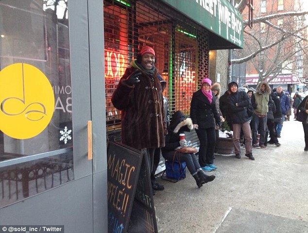 Безработный Роберт Самуил и его необычный вид заработка Same Ol Line Dudes, Robert Samuel