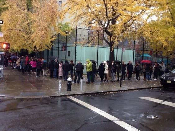 Безработный Роберт Самуил и его необычный вид заработка Same Ol Line Dudes, Robert Samuel