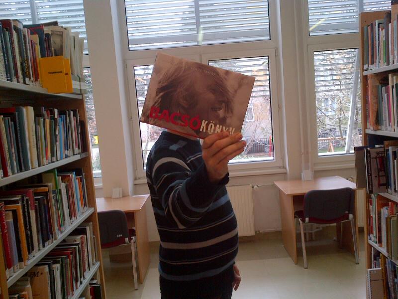 Библиотекари Венгрии обложки, приколы с обложками книг, обложки вместо лиц