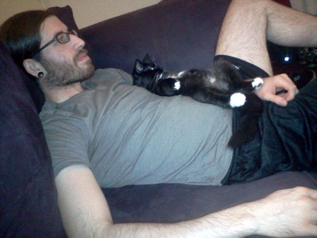 что яблочко от яблони недалеко падает, кровная связь, дети как родители, дети похожие на своих родителей